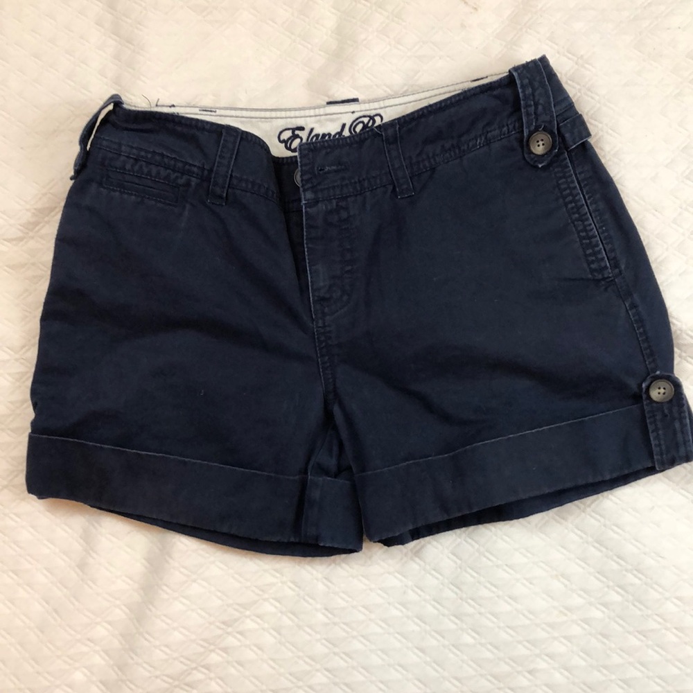Navy chino walking short. Great quality!!